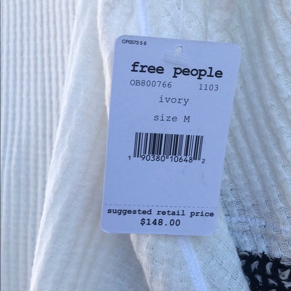 Free People😎🌺Gorgeous Turtleneck Thermal Top😎🌺 - Picture 5 of 6